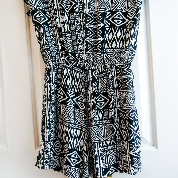 Aztec Print Romper - Picture 3 of 10